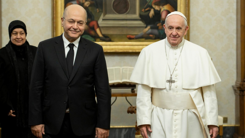 Pope Francis poses with Iraqi President Barham Salih at the Vatican Jan. 25, 2020. 